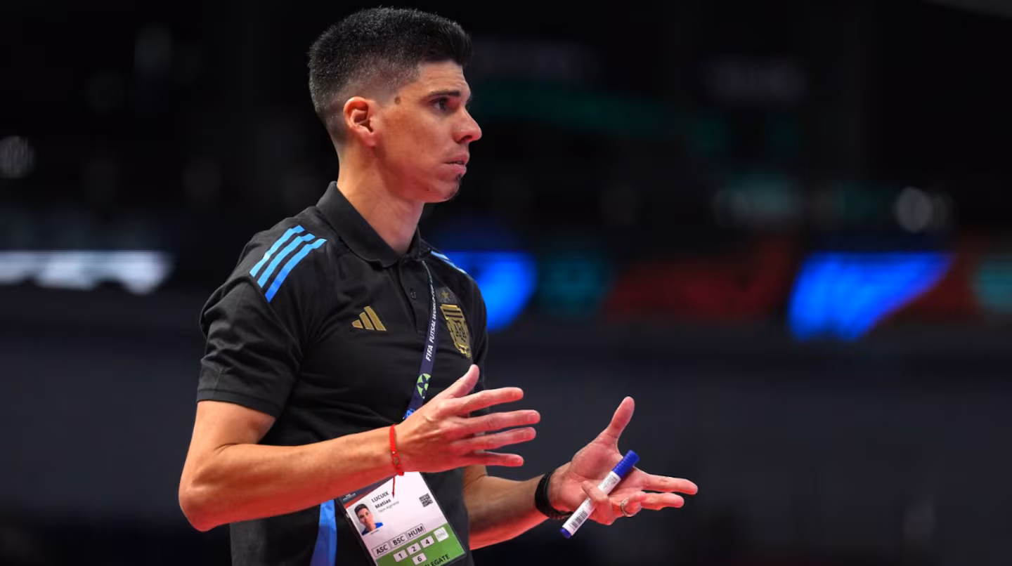 matias-lucuix-el-dt-de-la-seleccion-argentina-se-ilusiona-con-llegar-a-otra-final-en-un-mundial-de-futsal-foto-xargentina-POPWHDKBLBCARI7K3UKTZKH5RM