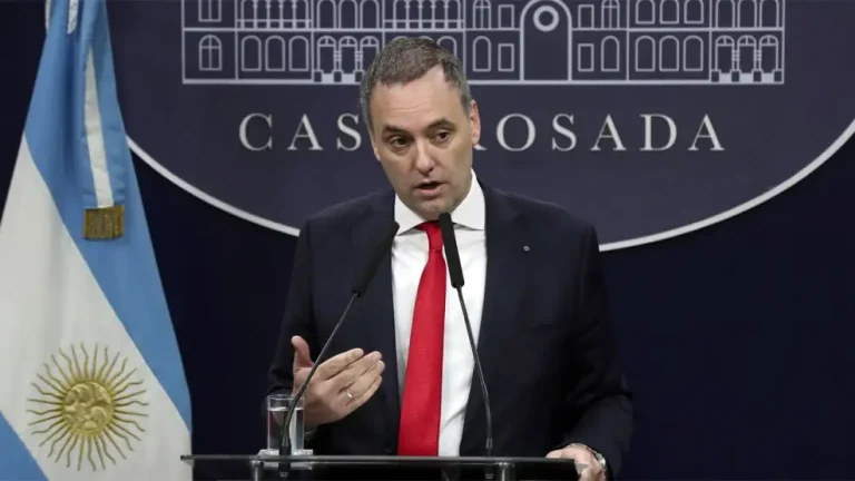 el-vocero-presidencial-manuel-adorni-2021961