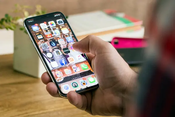 00wc_declutter-slide-YUJU-articleLarge