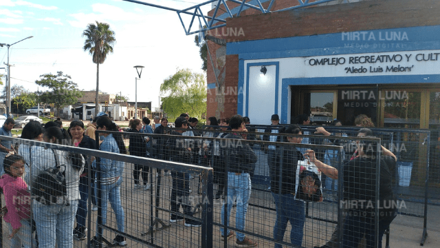 Post instagram dia del periodista moderno blanco amarillo verde y negro